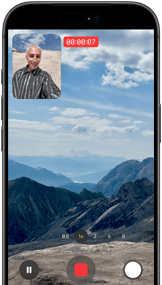 Gümüş rengi iPhone 17 Pro’nun önden görünümü, ekranda ön ve arka kameraların eşzamanlı olarak video kaydettiği gösteriliyor