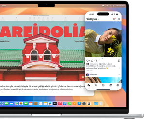 MacBook Air ekranında g&ouml;sterilen iPhone ekranıyla iPhone Yansıtma uygulaması